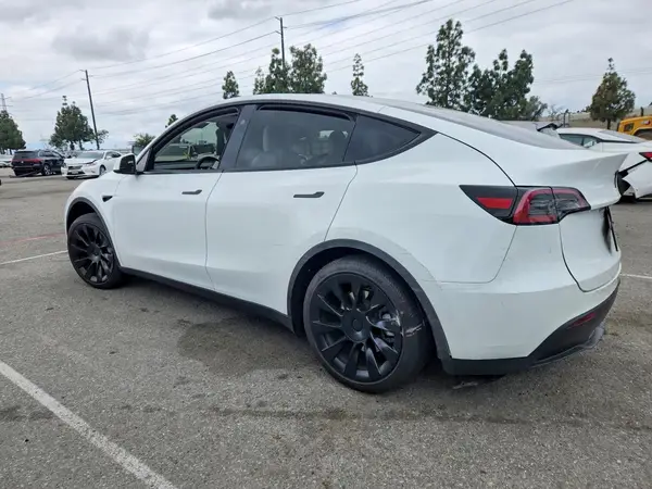 7SAYGDEE6RF089603 2024 TESLA MODEL Y - Image 2