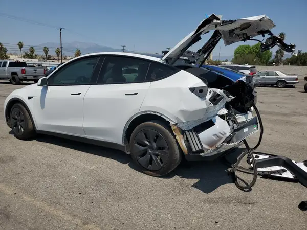 7SAYGDEE6RF127377 2024 TESLA MODEL Y - Image 2