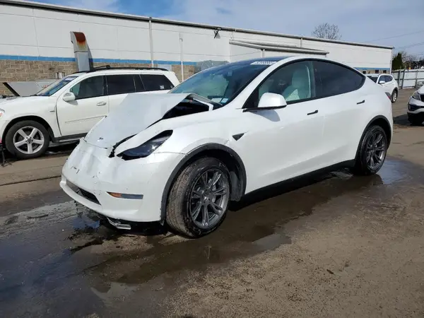 7SAYGDEE6RF149685 2024 TESLA MODEL Y - Image 1