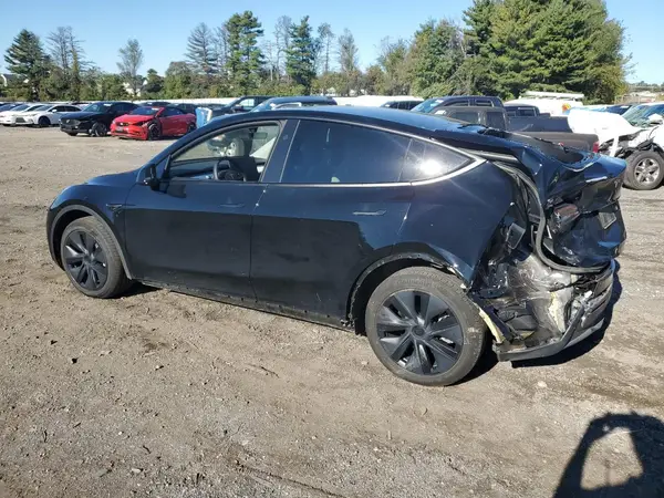 7SAYGDEE6RF149735 2024 TESLA MODEL Y - Image 2