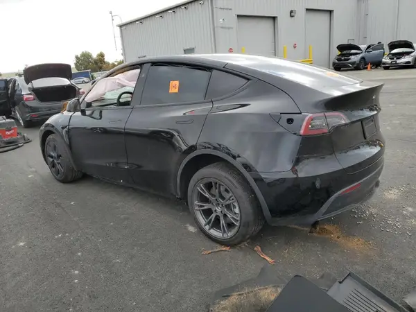 7SAYGDEE6RF150710 2024 TESLA MODEL Y - Image 2