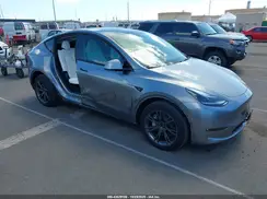 7SAYGDEE6RF150822 2024 TESLA MODEL Y