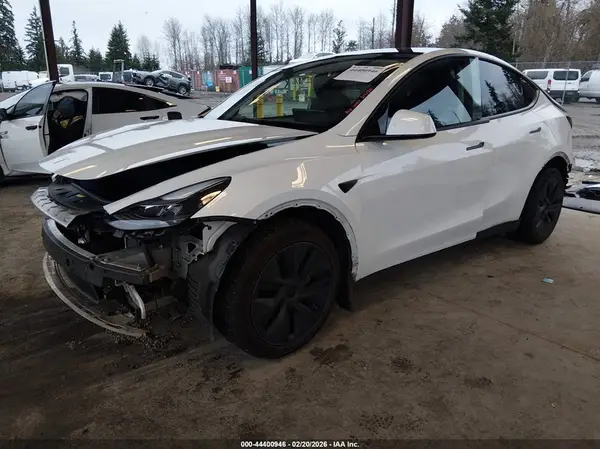 7SAYGDEE6RF155504 2024 TESLA MODEL Y - Image 2