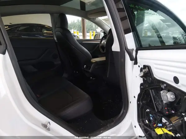 7SAYGDEE6RF155504 2024 TESLA MODEL Y - Image 8
