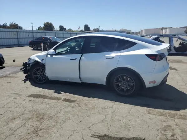 7SAYGDEE6RF157415 2024 TESLA MODEL Y - Image 2