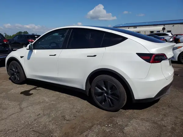 7SAYGDEE6RF161948 2024 TESLA MODEL Y - Image 2