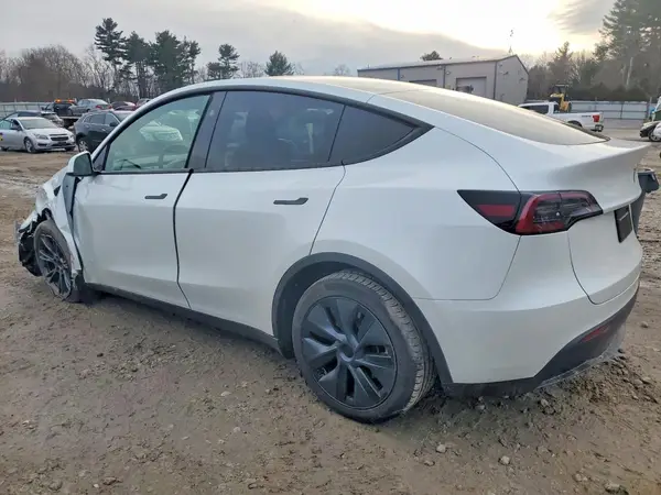7SAYGDEE6RF168009 2024 TESLA MODEL Y - Image 2