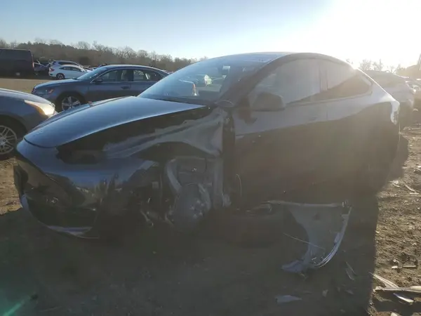 7SAYGDEE6RF182864 2024 TESLA MODEL Y - Image 1