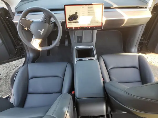 7SAYGDEE6RF182864 2024 TESLA MODEL Y - Image 8