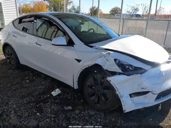 7SAYGDEE6RF186297 2024 TESLA MODEL Y - Image 1