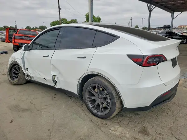 7SAYGDEE6RF198594 2024 TESLA MODEL Y - Image 2