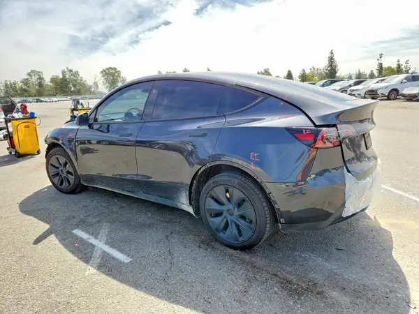 7SAYGDEE6RF203972 2024 TESLA MODEL Y - Image 2