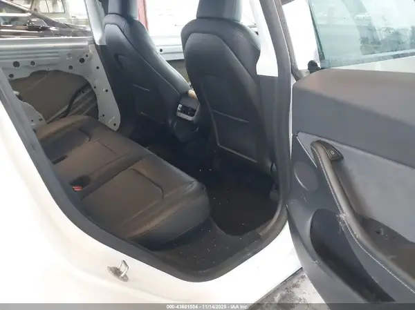 7SAYGDEE6RF204510 2024 TESLA MODEL Y - Image 8