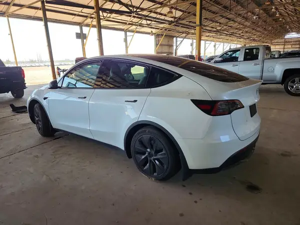 7SAYGDEE6RF207696 2024 TESLA MODEL Y - Image 2