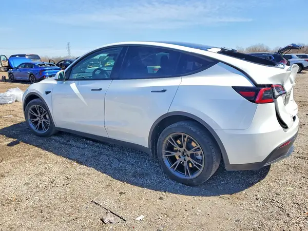 7SAYGDEE6RF209254 2024 TESLA MODEL Y - Image 2