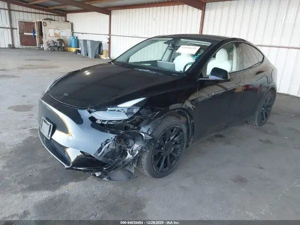 7SAYGDEE6RF986520 2024 TESLA MODEL Y - Image 2