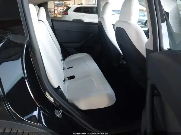 7SAYGDEE6RF986520 2024 TESLA MODEL Y - Image 8