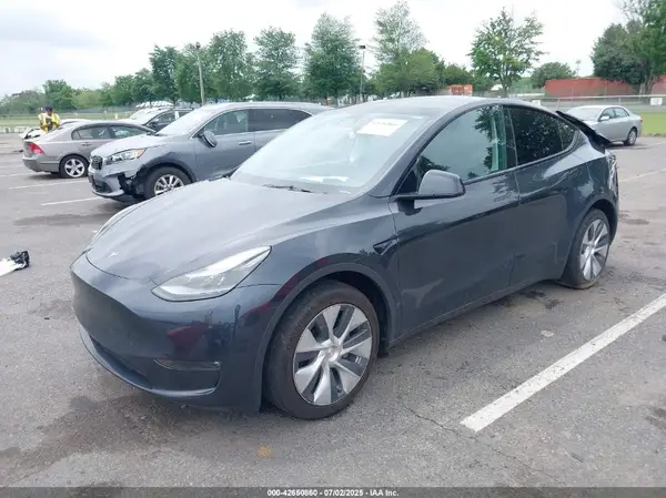 7SAYGDEE6RF988350 2024 TESLA MODEL Y - Image 2