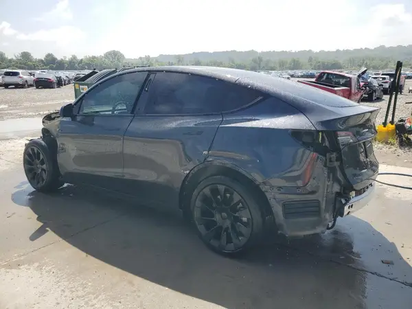 7SAYGDEE6RF991040 2024 TESLA MODEL Y - Image 2