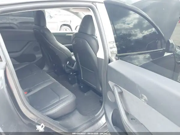 7SAYGDEE6RF993466 2024 TESLA MODEL Y - Image 8
