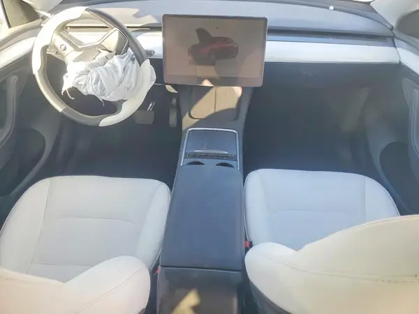 7SAYGDEE6RF995590 2024 TESLA MODEL Y - Image 8