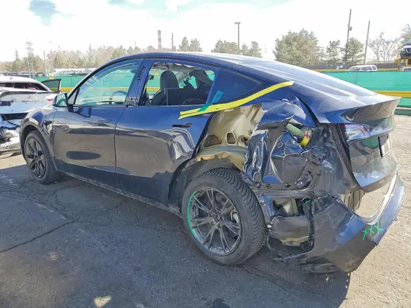 7SAYGDEE6SA356161 2025 TESLA MODEL Y - Image 2