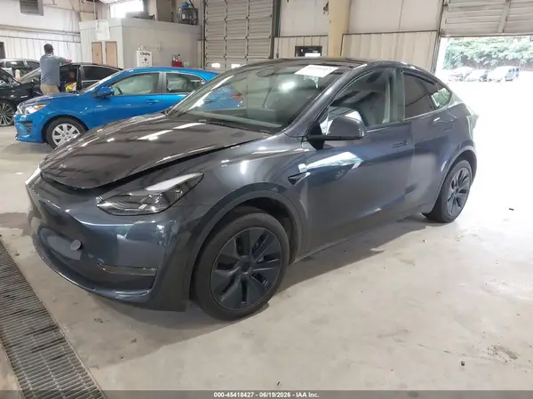 7SAYGDEE6SA358282 2025 TESLA MODEL Y - Image 2