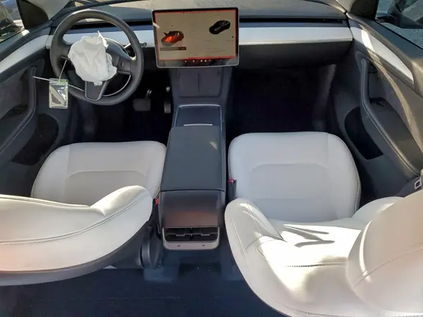 7SAYGDEE6SA366852 2025 TESLA MODEL Y - Image 8