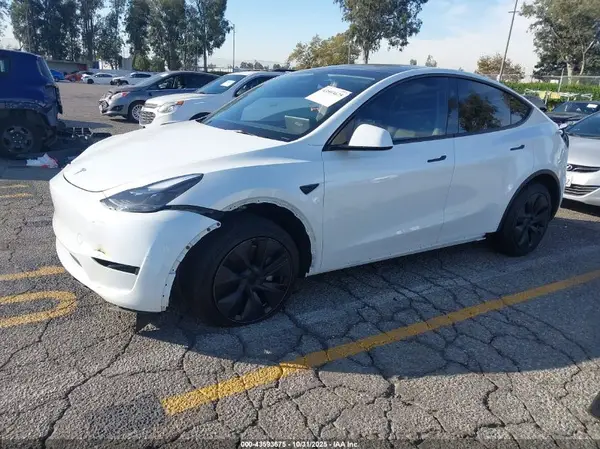 7SAYGDEE6SF218820 2025 TESLA MODEL Y - Image 2