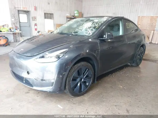7SAYGDEE6SF224567 2025 TESLA MODEL Y - Image 2