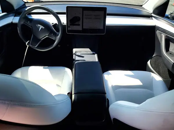 7SAYGDEE6SF234581 2025 TESLA MODEL Y - Image 8