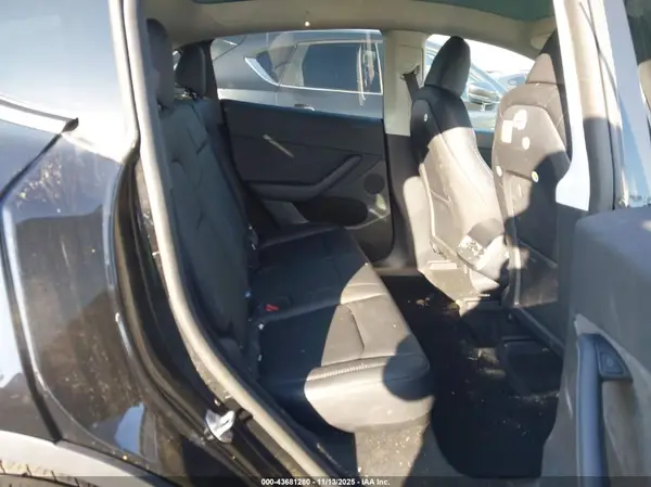 7SAYGDEE6SF238341 2025 TESLA MODEL Y - Image 8