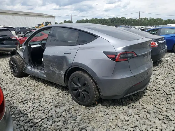 7SAYGDEE6SF252899 2025 TESLA MODEL Y - Image 2
