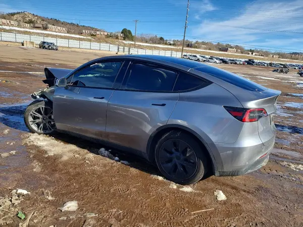 7SAYGDEE6SF265233 2025 TESLA MODEL Y - Image 2