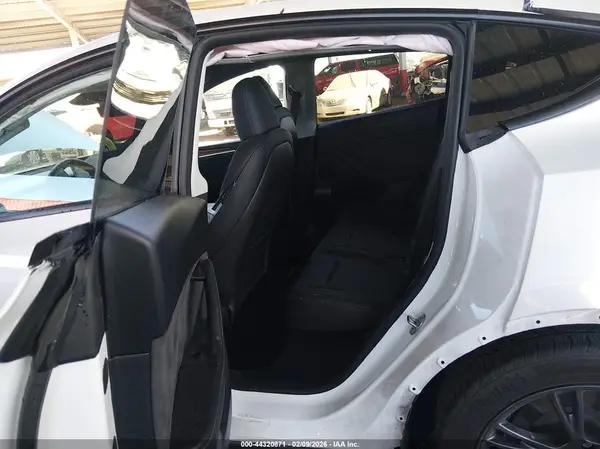 7SAYGDEE6SF276992 2025 TESLA MODEL Y - Image 8