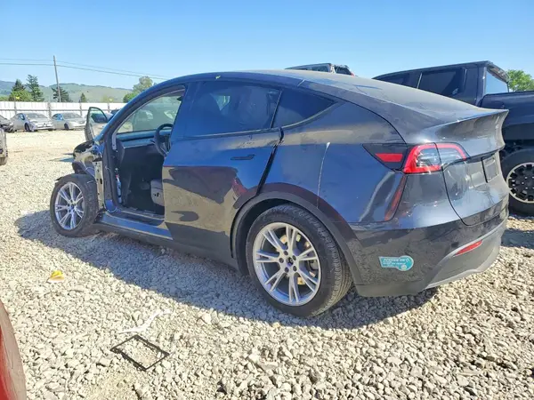 7SAYGDEE6SF282436 2025 TESLA MODEL Y - Image 2