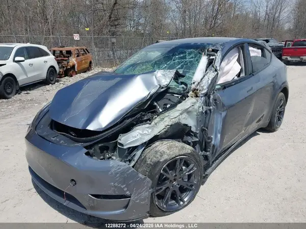 7SAYGDEE6SF283215 2025 TESLA MODEL Y - Image 2