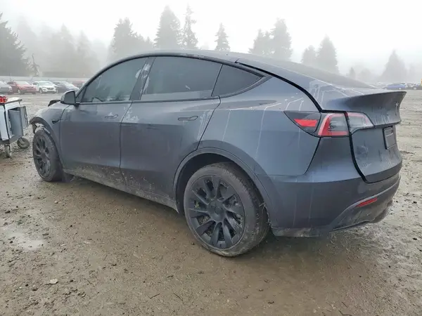 7SAYGDEE6SF289970 2025 TESLA MODEL Y - Image 2