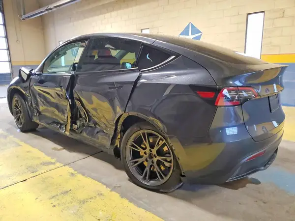 7SAYGDEE6SF290178 2025 TESLA MODEL Y - Image 2