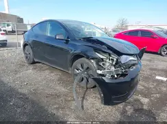 7SAYGDEE6SF300238 2025 TESLA MODEL Y