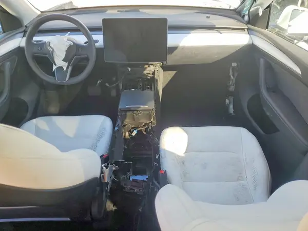 7SAYGDEE6SF300949 2025 TESLA MODEL Y - Image 8