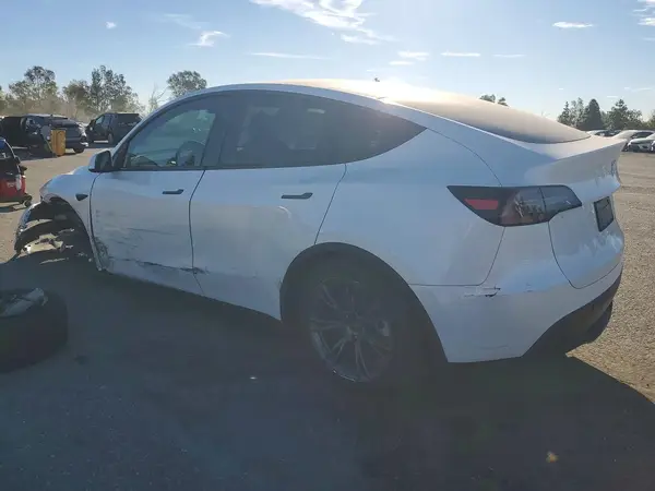 7SAYGDEE6SF308047 2025 TESLA MODEL Y - Image 2