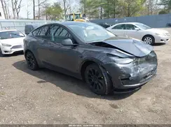 7SAYGDEE6SF308131 2025 TESLA MODEL Y