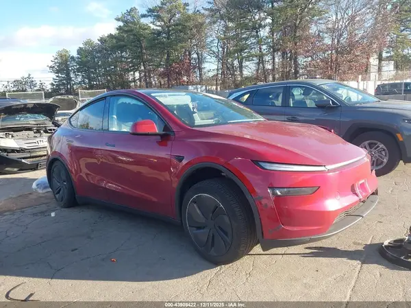 7SAYGDEE6TA380106 2026 TESLA MODEL Y - Image 1