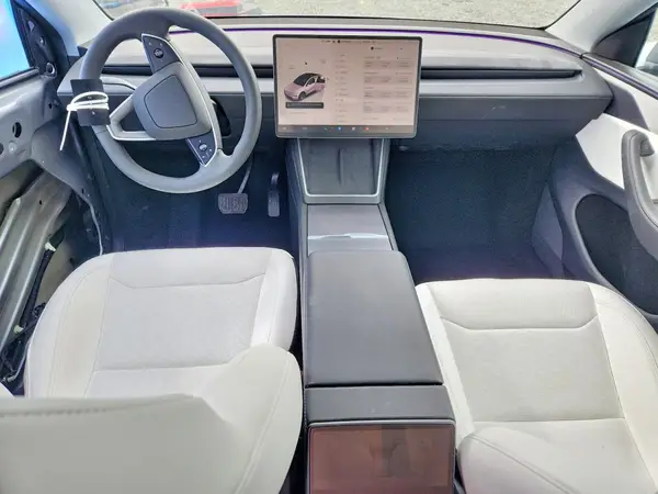 7SAYGDEE6TA381174 2026 TESLA MODEL Y - Image 8