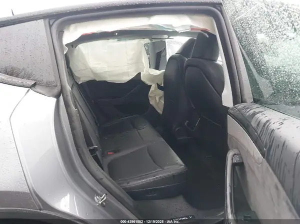 7SAYGDEE6TA387198 2026 TESLA MODEL Y - Image 8