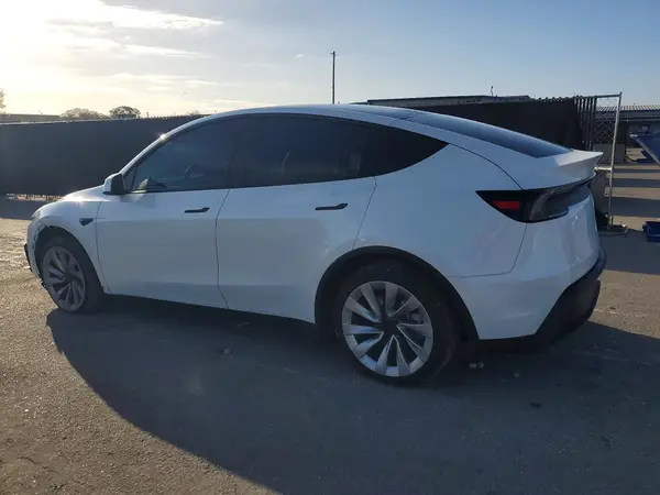 7SAYGDEE6TA392806 2026 TESLA MODEL Y - Image 2