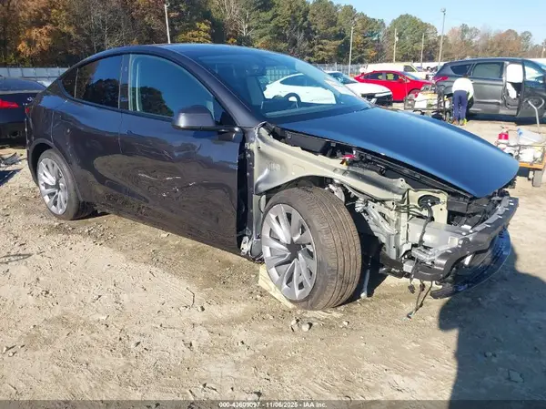 7SAYGDEE6TA395060 2026 TESLA MODEL Y - Image 1
