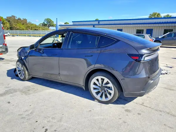 7SAYGDEE6TA396497 2026 TESLA MODEL Y - Image 2