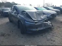 7SAYGDEE6TA396967 2026 TESLA MODEL Y